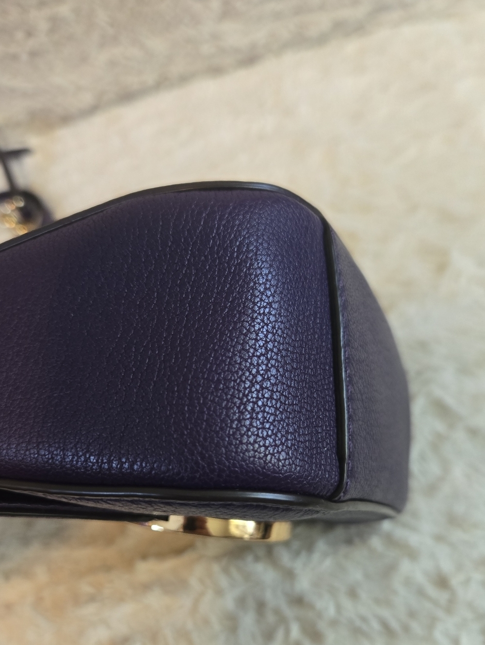 Michael Kors Purple Leather Crossbody Bag with Gold Chain EUC - Picture 4 of 6
